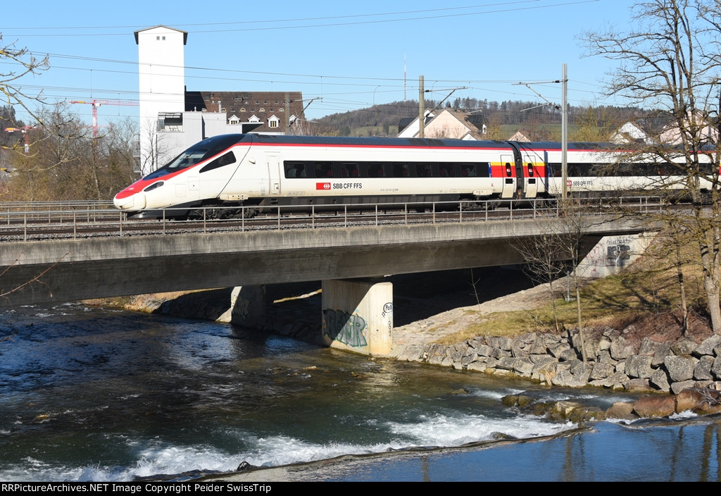 SBB pax trains, part one: long distance EMU single deck train